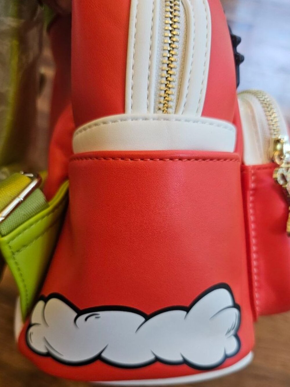 Loungefly DR Seuss Grinch LENTICULAR Heart MINI Backpack Brand New - Picture 12 of 15